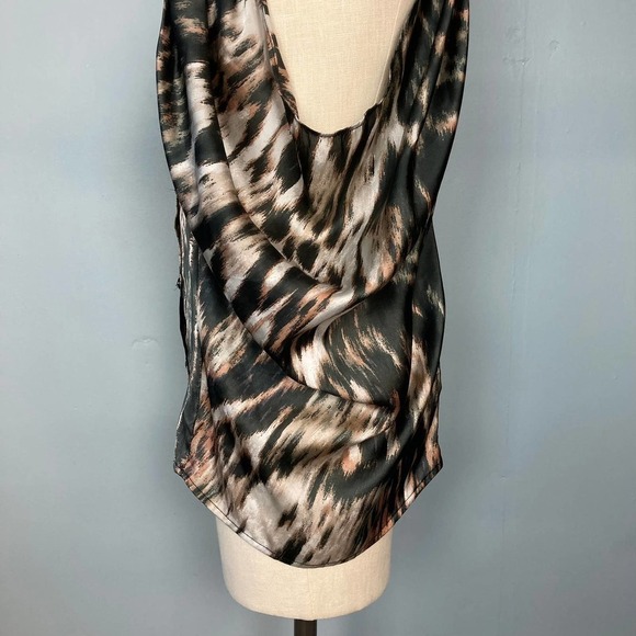 H&m Tiger Print Sleeveless Drape Side Button Up Mock Neck Blouse Women's Size 8 - Picture 9 of 12